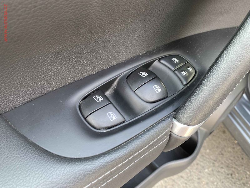 Nissan Qashqai (2019) 1.3DiG-T, N-Connecta, AT - fotka 13 z 18