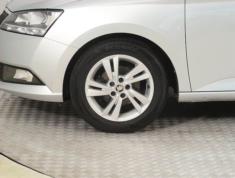 Škoda Fabia (2022) Ambition Plus 1.0 TSI - fotka 14 z 17