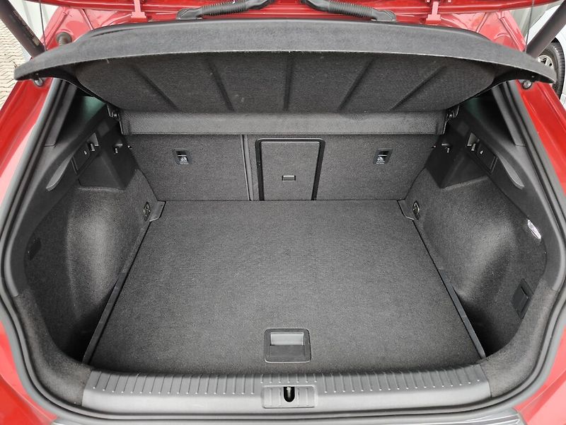 Cupra Formentor DSG 4WD 2,0 TSi / 140 kW - fotka 23 z 23