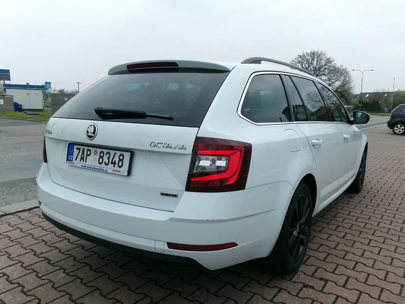 Škoda Octavia (2019) 1,5TSI DSG AC TEMP ČR - fotka 8 z 36