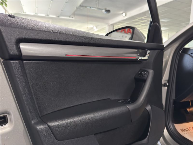 Škoda Octavia 1,6   TDI DSG STYLE+ VIRTU ACC - fotka 7 z 43