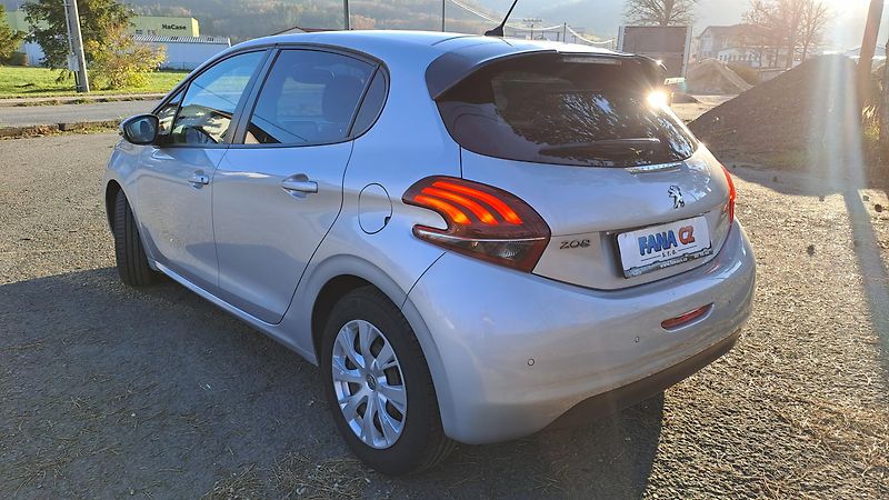 Peugeot 208 1.2 PureTech NAVI - fotka 5 z 27