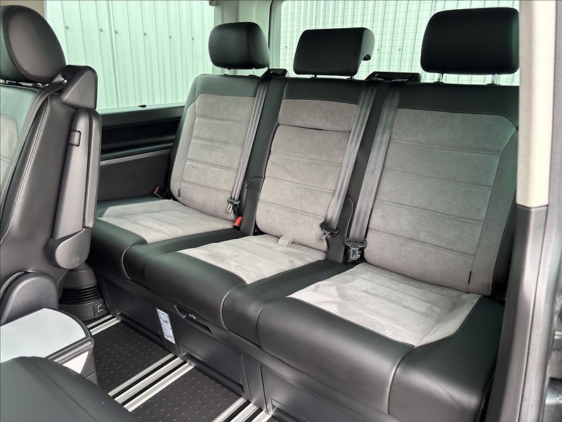 Volkswagen Multivan 2,0 TDi Highline Long DSG - fotka 8 z 23