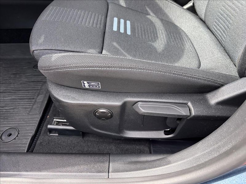 Ford Focus 1,0 mHEV 114kW Active DPH - fotka 24 z 44