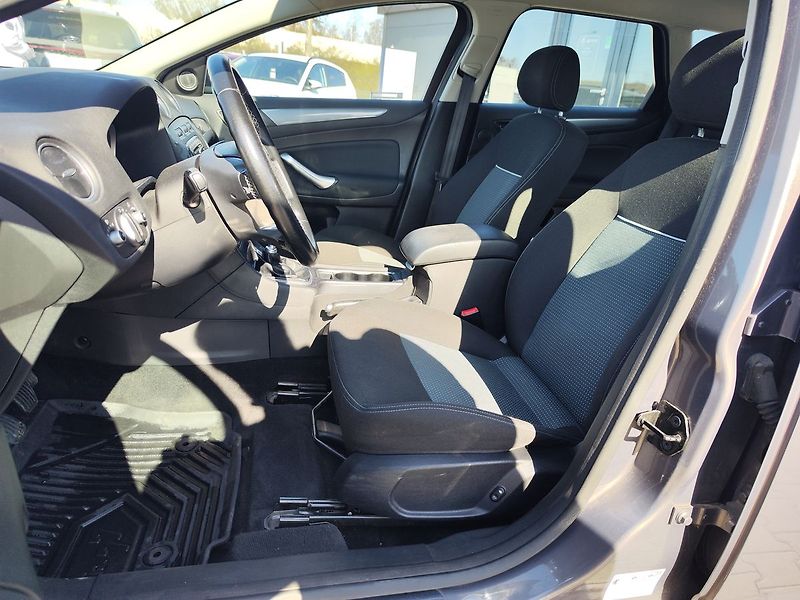 Ford Mondeo 1.6 EcoBoost/118kW ČR 2.Maj. - fotka 13 z 27