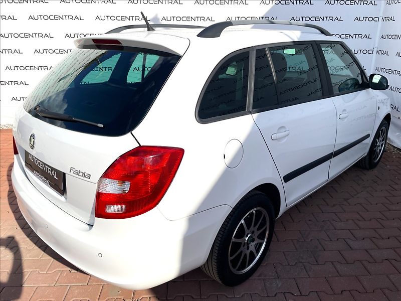 Škoda Fabia 1,2 tsi 63kW Family servisován - fotka 8 z 21