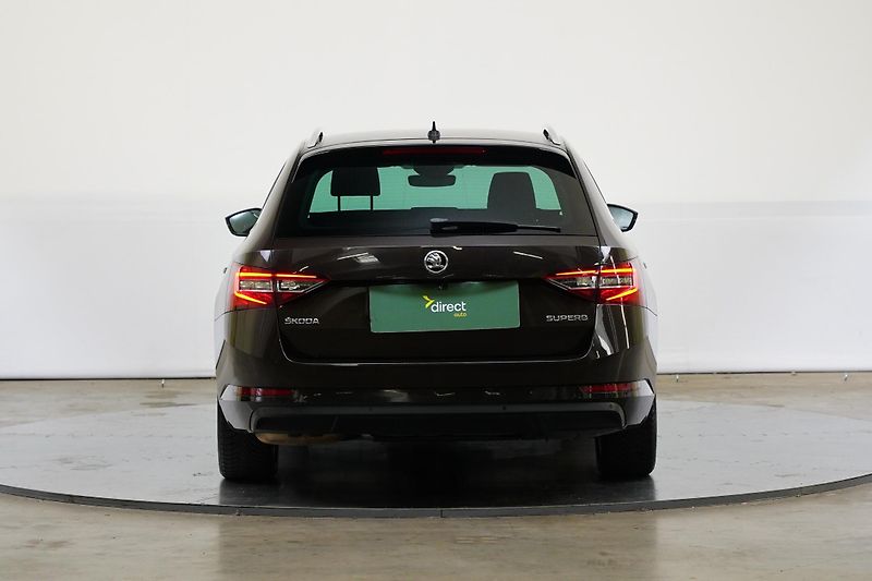 Škoda Superb - fotka 6 z 27