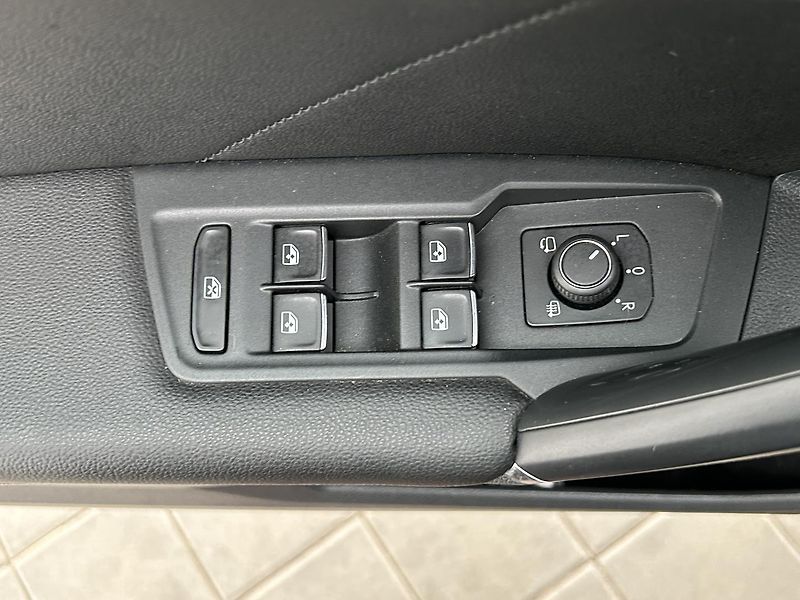 Volkswagen Tiguan 2.0 TDI 4x4 Highline DSG - fotka 16 z 34