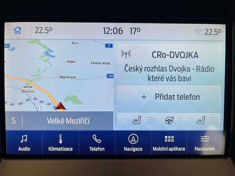 Ford S-MAX 2.0 EB Titanium LED manuál - fotka 19 z 58