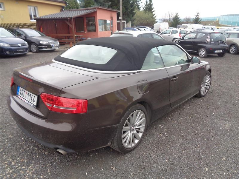 Audi A5 2,0 - fotka 7 z 20