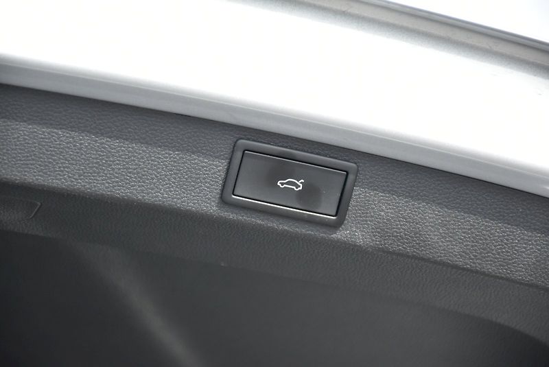 Škoda Karoq (2025) Top Selection 2.0 TDI 110kW 4x - fotka 29 z 34