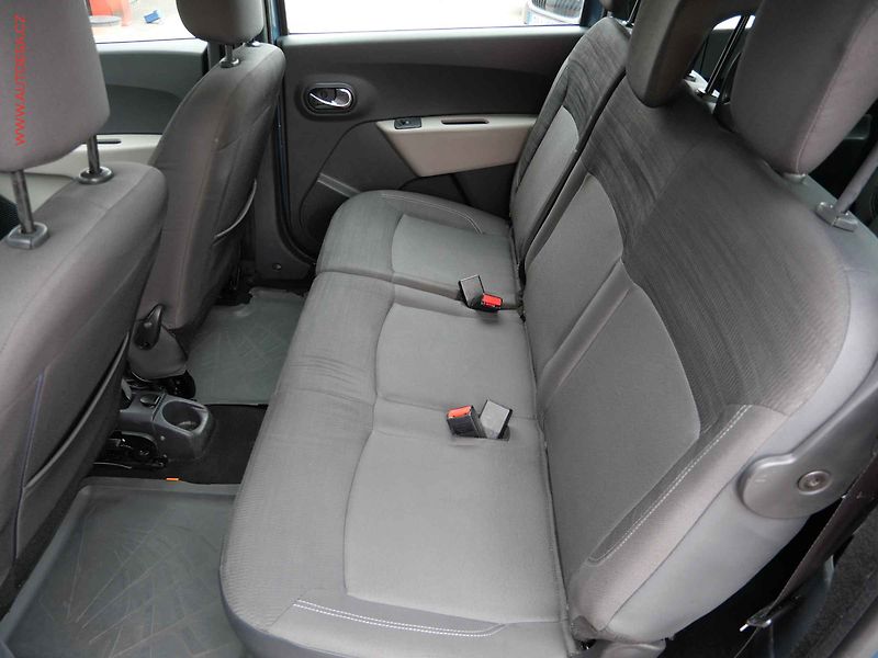 Dacia Lodgy (2014) 1.2 i, ČR, AC, TZ, park.asist - fotka 10 z 21