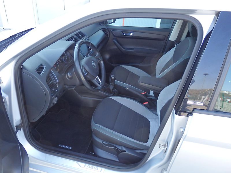 Škoda Fabia 1,2 TSI 66kW DIGI KLIMA, JOY - fotka 6 z 15
