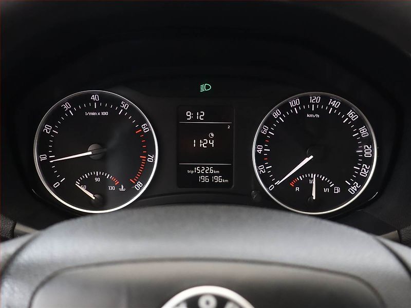 Škoda Octavia (2011) Ambiente 1.6, po STK, Tažné - fotka 8 z 11