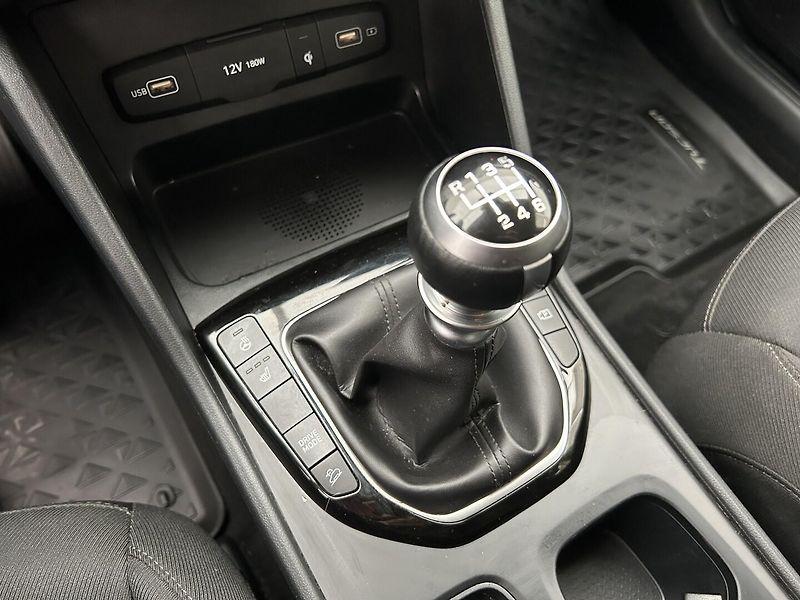 Hyundai Tucson 1.6 T-GDI SMART - fotka 28 z 37