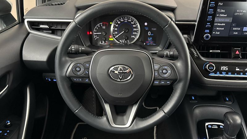 Toyota Corolla 1.8 Hybrid AUT Active Sedan - fotka 9 z 25