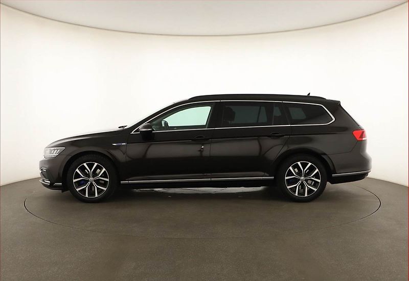 Volkswagen Passat (2020) 1.4 GTE, Automat, Navi - fotka 3 z 20