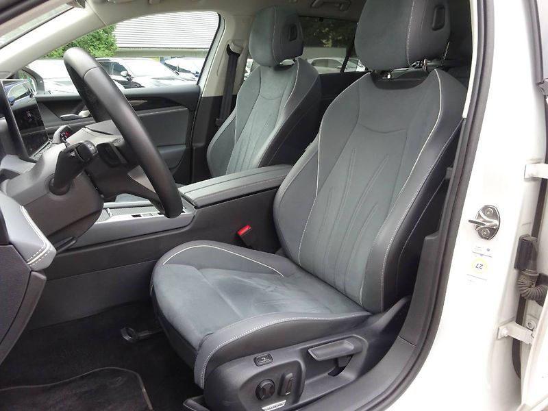 Volkswagen Passat (2024) 2,0 TDi/ 110kW DSG  Business - fotka 23 z 29