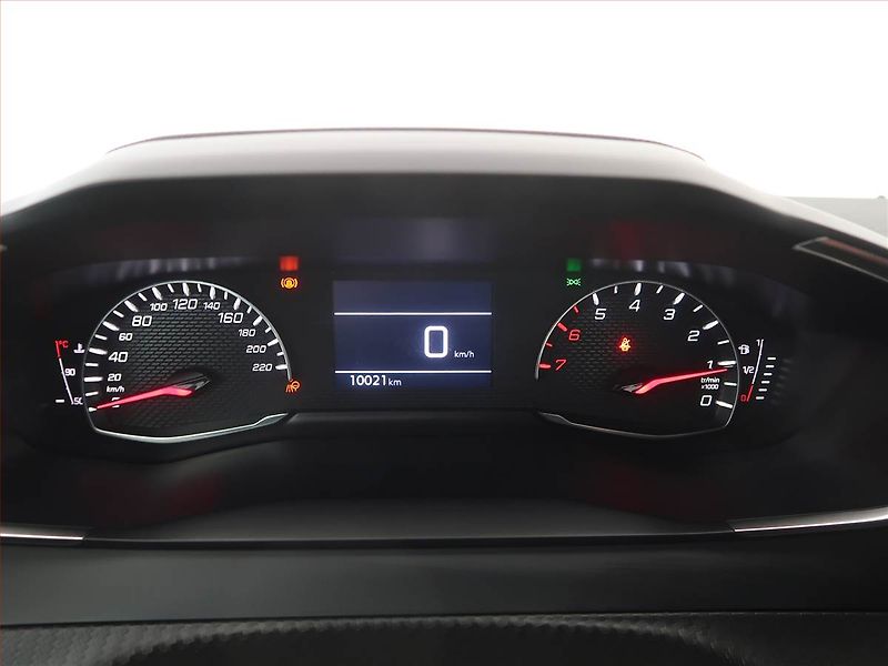 Peugeot 2008 (2025) Style 1.2 PureTech - fotka 11 z 16