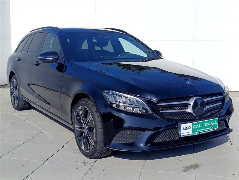 Mercedes-Benz Třídy C 2,0 EQ POWER KAMERA NAVI - fotka 4 z 38