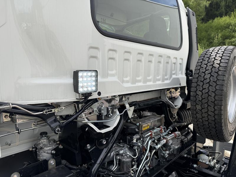 Isuzu F11 (2026) 5.2L, 240k, MT6, Hákový nosič - fotka 34 z 35