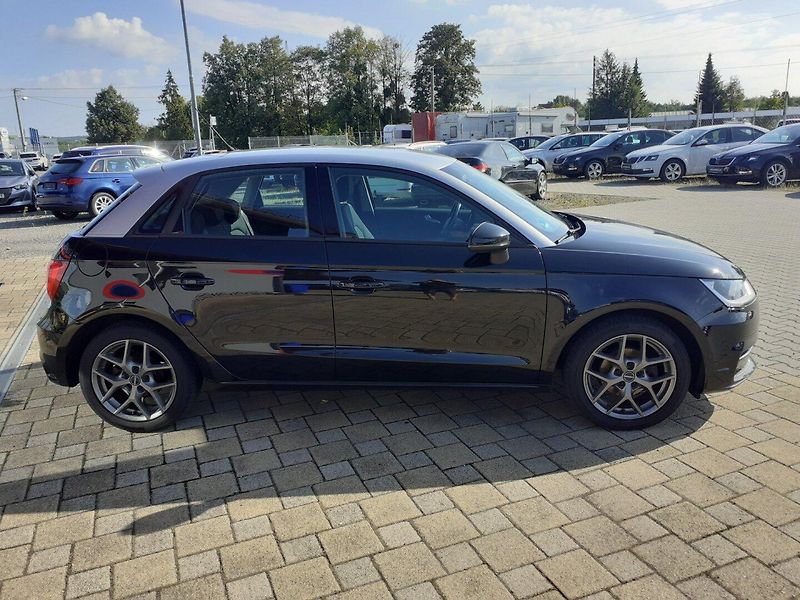 Audi A1 (2017) 1.0 12V TFSi Sportback - fotka 3 z 36
