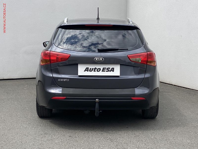 Kia Ceed (2013) 1.4i, ČR, TZ, tempomat - fotka 5 z 13