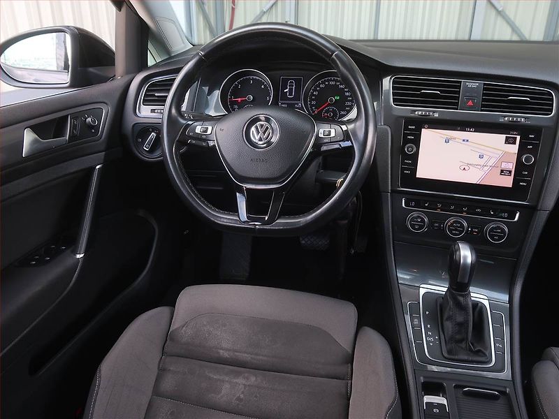 Volkswagen Golf (2019) 2.0 TDI, Automat, Serv.kniha - fotka 7 z 16