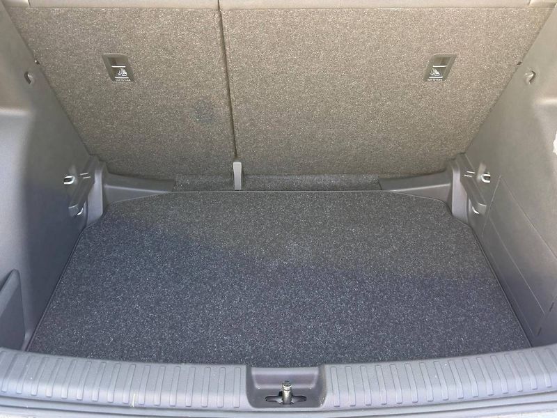 Škoda Fabia Selection 1,0 MPI 59 kW 5° MP - fotka 26 z 29