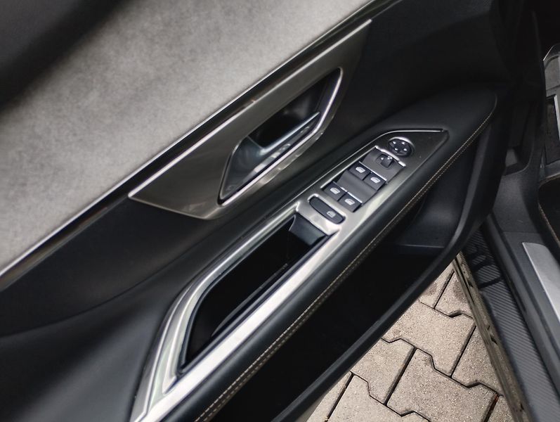 Peugeot 3008 (2021) GT 1.5 BlueHDi 130 S&S EAT8 - fotka 23 z 26