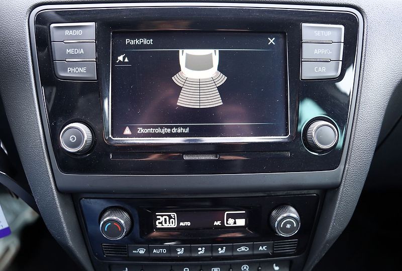 Škoda Rapid 1.0 TSI  Style, manuál, ČR - fotka 36 z 39