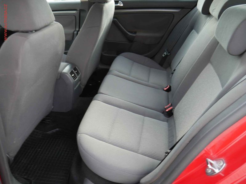 Volkswagen Golf (2009) 1.9 TDi, ČR, Trendline, TZ - fotka 10 z 17