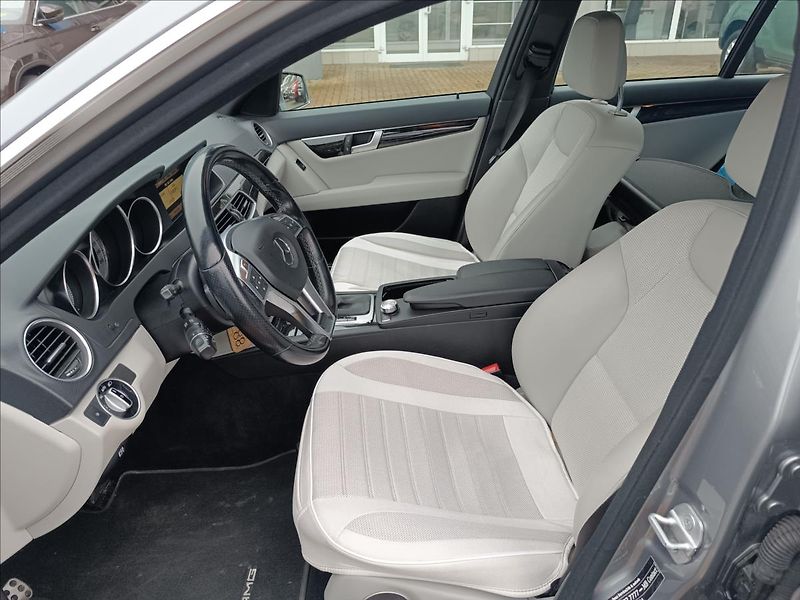 Mercedes-Benz Třídy C 2,2 250 CDI 4MATIC - fotka 18 z 20