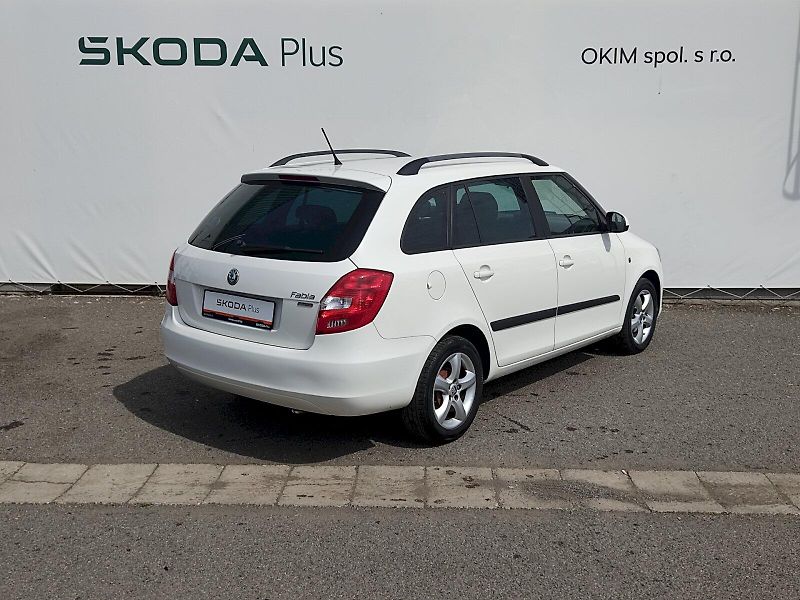 Škoda Fabia (2011) combi Ambiente 1,2 Tsi 63 Kw - fotka 2 z 27