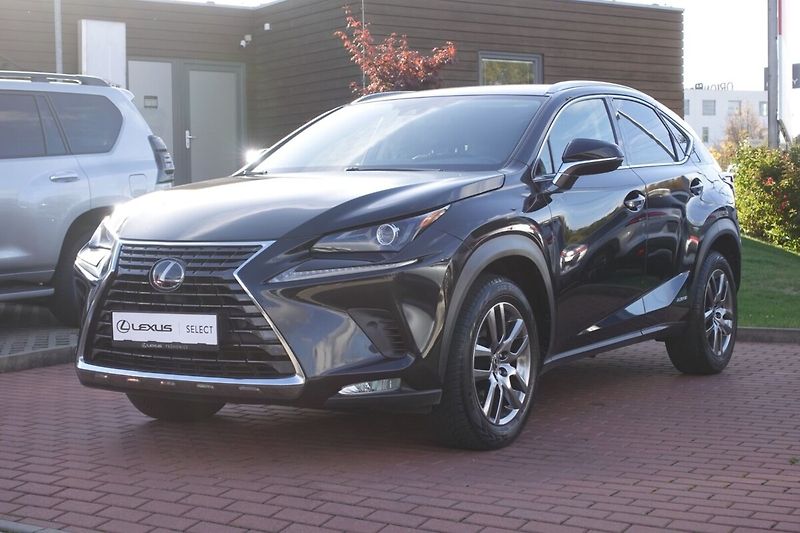 Lexus NX 300h 2,5HSD AWD PRESTIEGE SAFETY - fotka 2 z 34