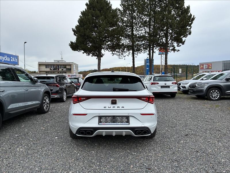 Cupra Leon 2,0 TSI 221 KW - fotka 8 z 29