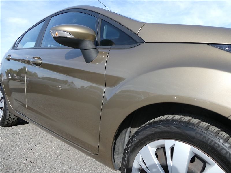Ford Fiesta 1,2 i 60kW 1.MAJITEL, SERVISKA - fotka 14 z 44