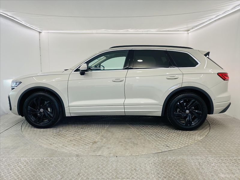 Volkswagen Touareg 3,0 Elegance nez. topení - fotka 3 z 26