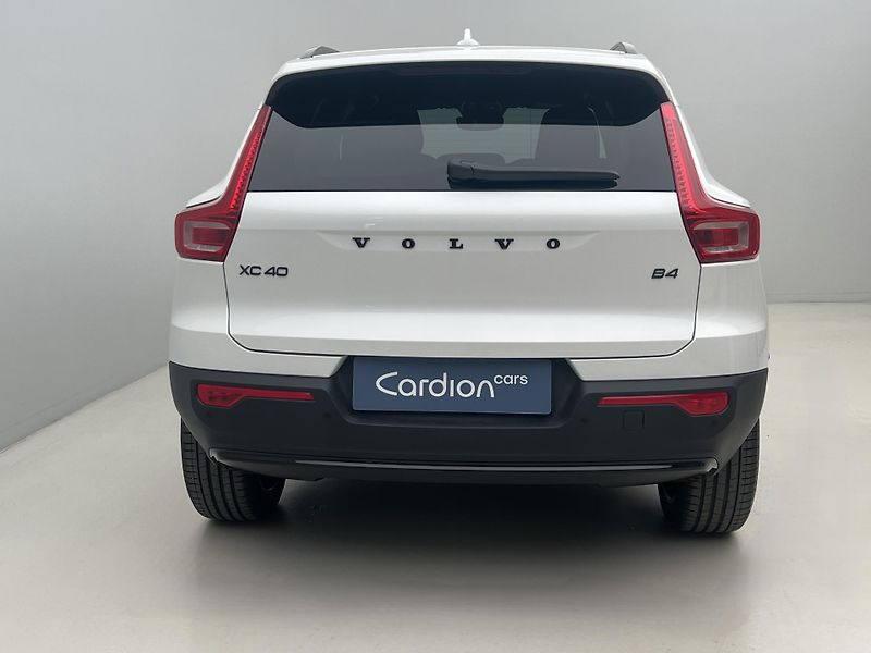 Volvo XC40 (2026) B4 PLUS BLACK EDITION AUT - fotka 10 z 37