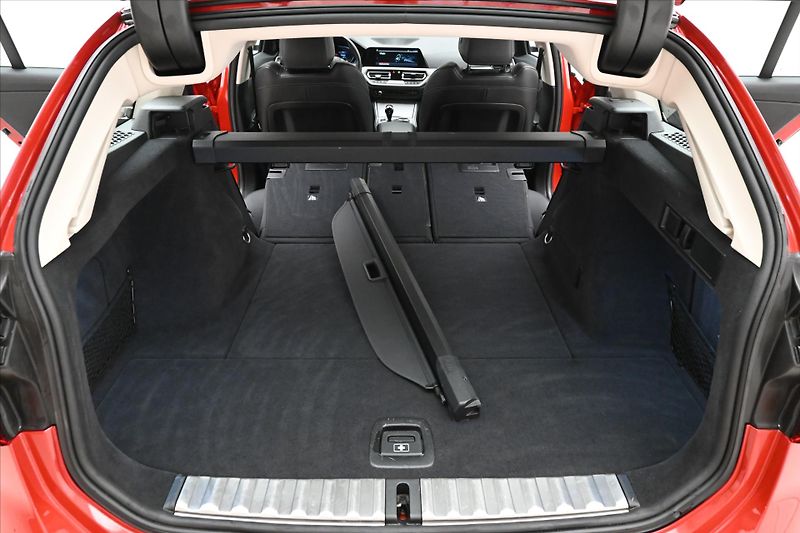 BMW Řada 3 2,0 320d 140 kW Steptronic Zár - fotka 11 z 32
