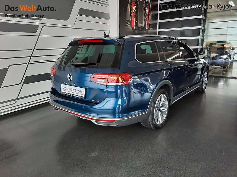 Volkswagen Passat (2023) 2.0 TDI 4Motion (147kW/200k) D - fotka 2 z 26