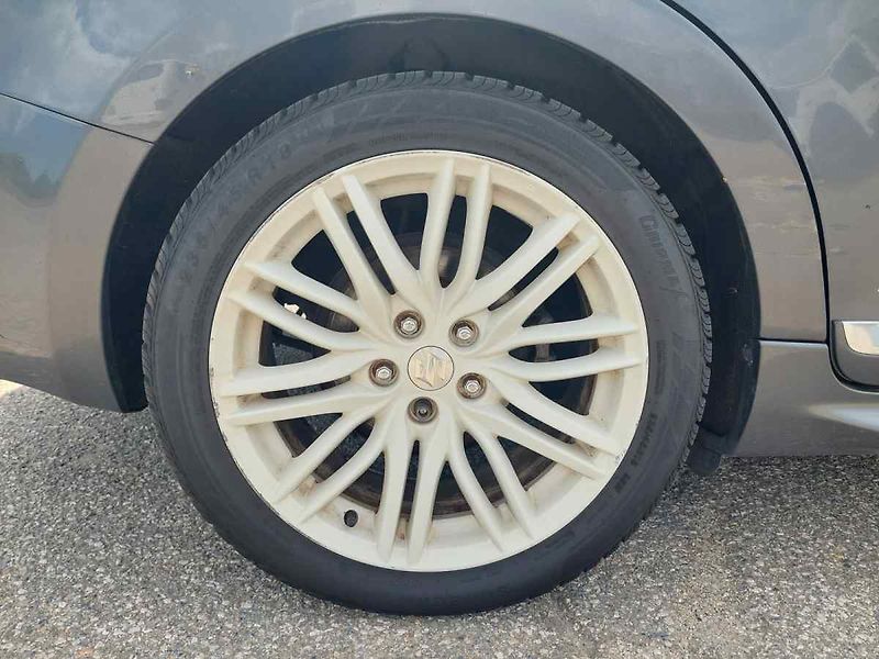 Suzuki Kizashi 2.4 4WD - fotka 22 z 59