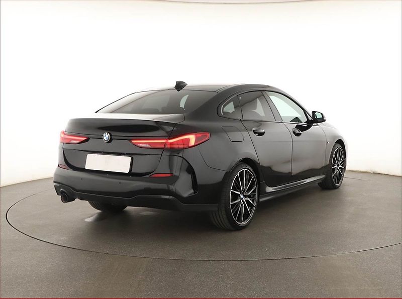 BMW Řada 2 (2021) M Paket 218i Gran Coupé - fotka 5 z 19