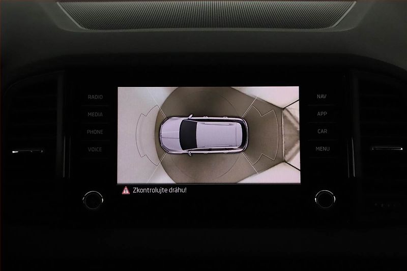 Škoda Karoq (2025) 2.0 TDI, Sportline, Navigace - fotka 14 z 20