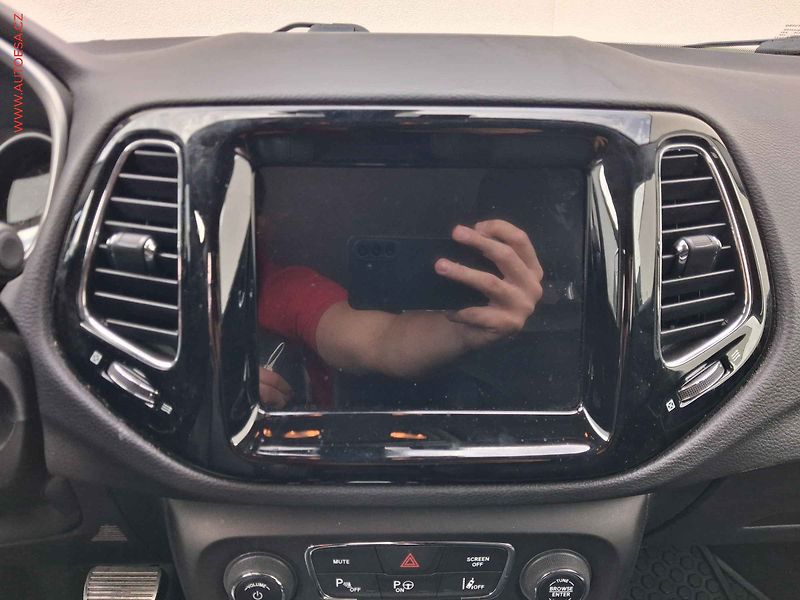 Jeep Compass (2018) 1.4 MultiAir 4x4, Limited, AT - fotka 15 z 22