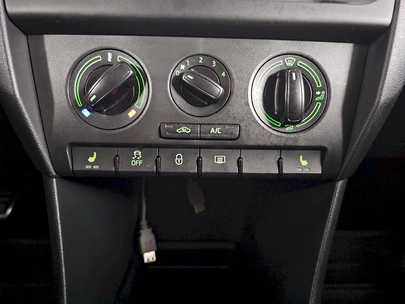 Škoda Rapid (2014) 1.2TSI 77kW STYLE PLUS - fotka 13 z 20