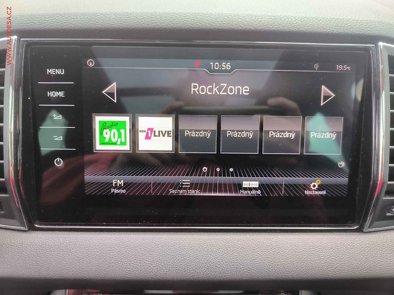 Škoda Karoq (2018) 1.5 TSi, Style, LED, panor - fotka 13 z 24