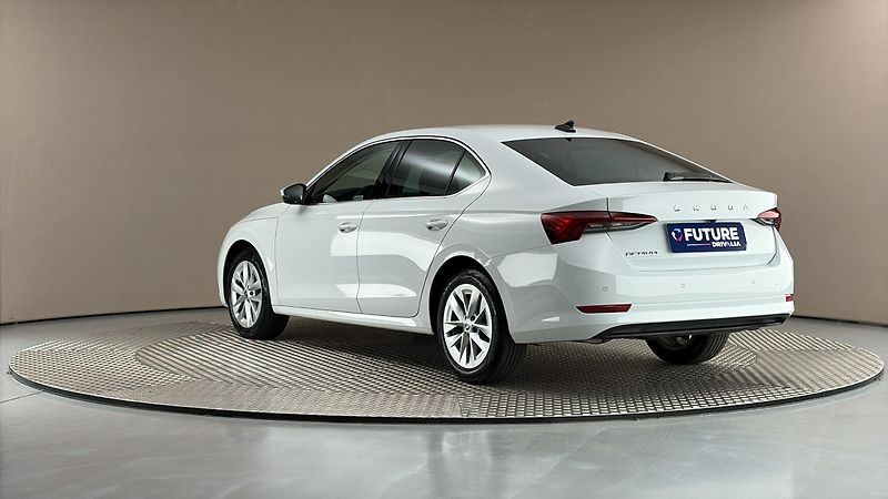 Škoda Octavia 2.0 TDI Style - fotka 2 z 27
