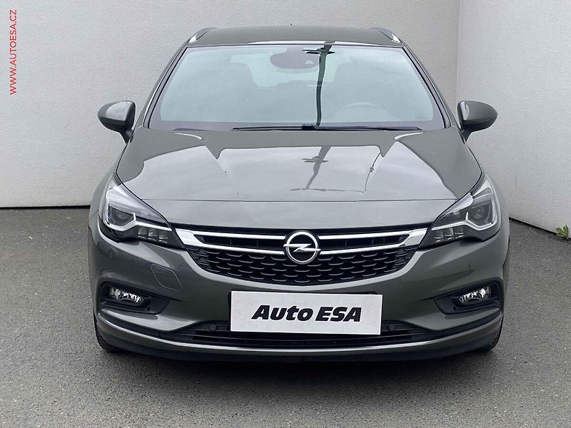 Opel Astra (2017) 1.4 T, Dynamic, LED, navi, TZ - fotka 2 z 19