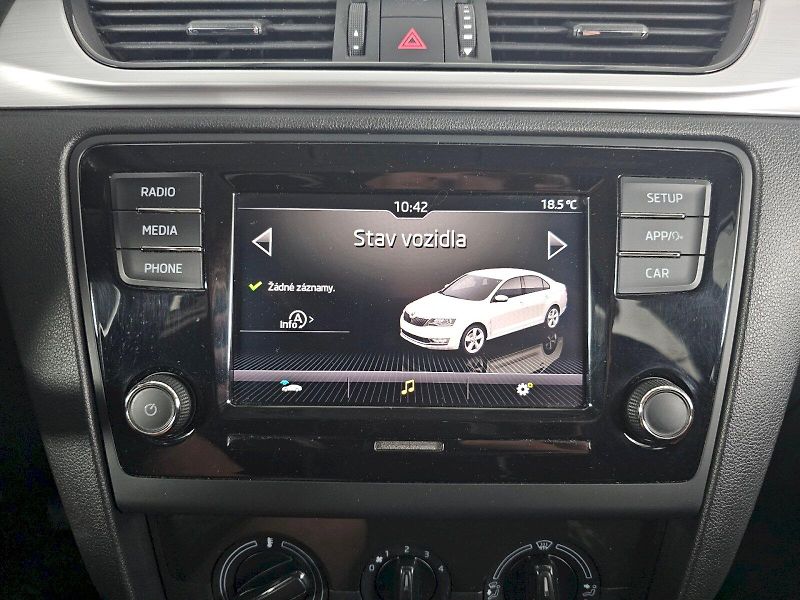 Škoda Rapid (2019) 1.0TSI 81kW Ambition Plus - fotka 19 z 28